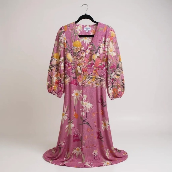 le regarre Dresses & Skirts - Floral Pink Dress with Tie Waist